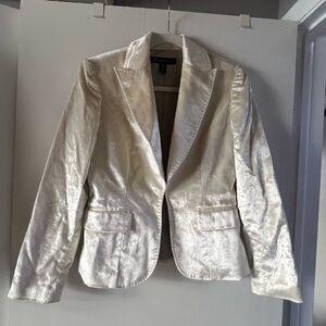 INC INTERNATIONAL CONCEPTS White Women's Velvet Blazer. Women’s small.